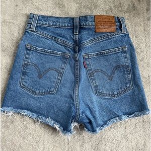 Size 24 Levi’s 501 Womans Shorts